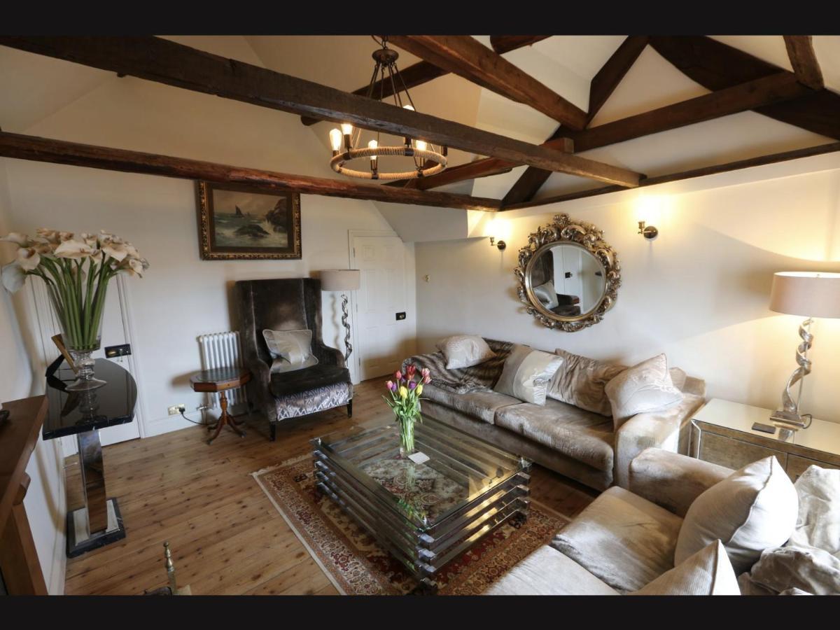 Duke Of Monmouth Penthouse Luxury Apartment, Lyme Regis, 3 Bedroom, Hot Tub, Garden, Dog Friendly Exterior foto